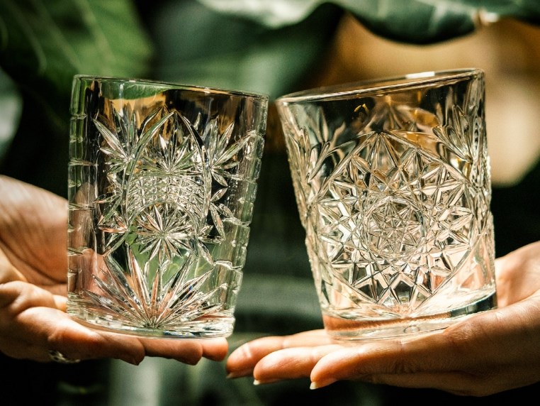 Bar glass