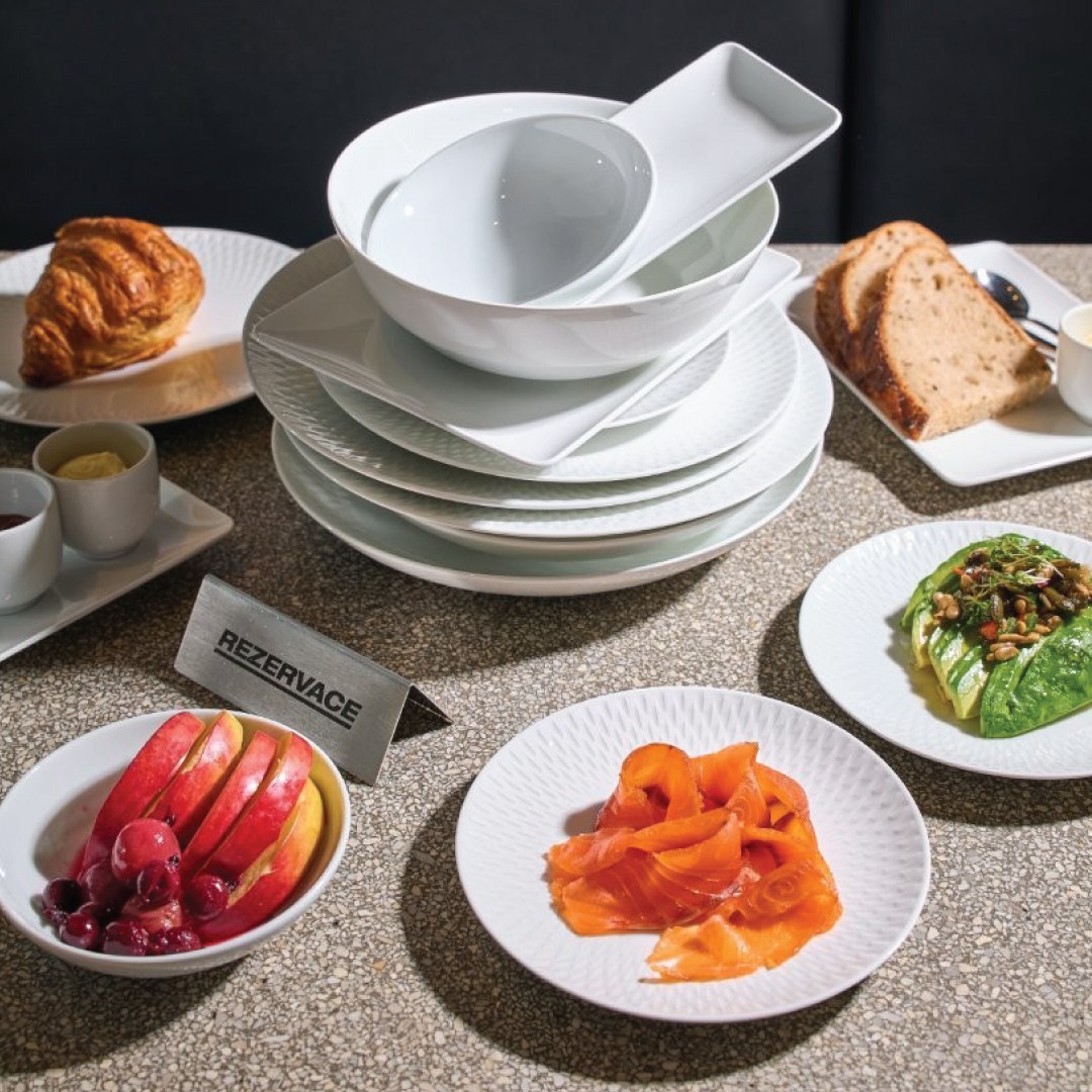 Purity Reflections talíř mělký se širokým okrajem, relief 30 cm