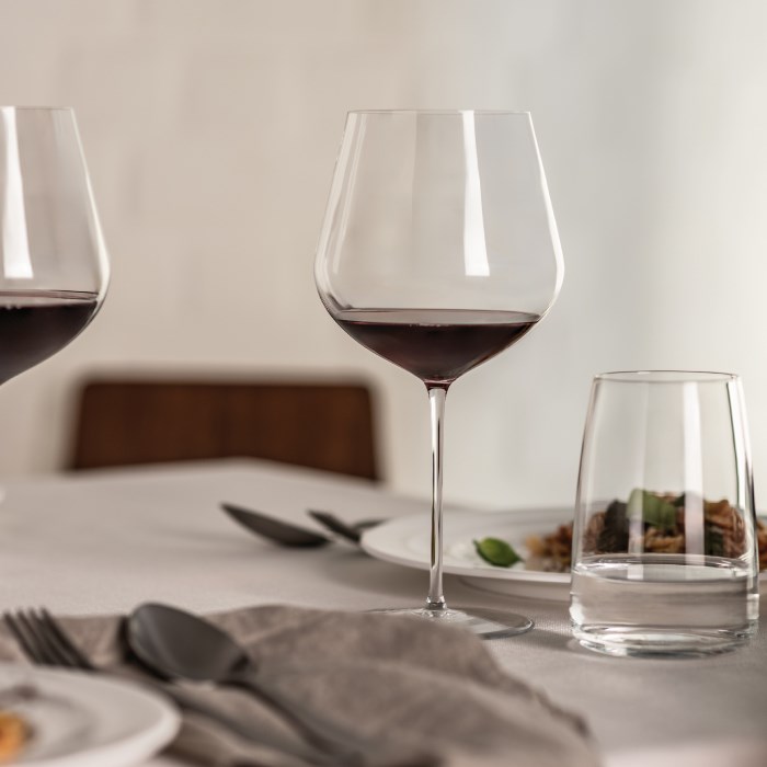 Move burgundy glass 848 ml