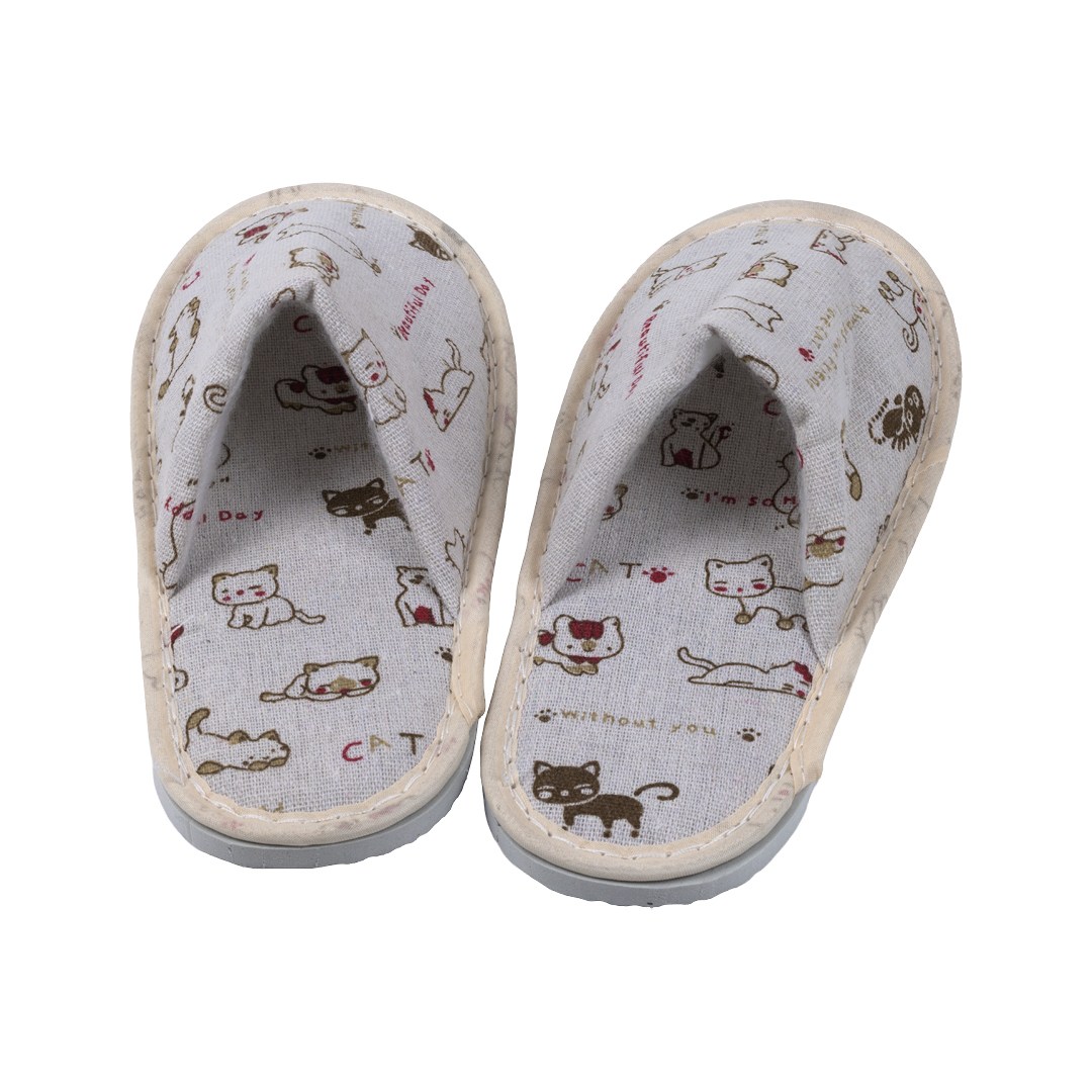 Children's closed slippers 23x9.5 cm, sole thickness 1.1 cm, cat motif