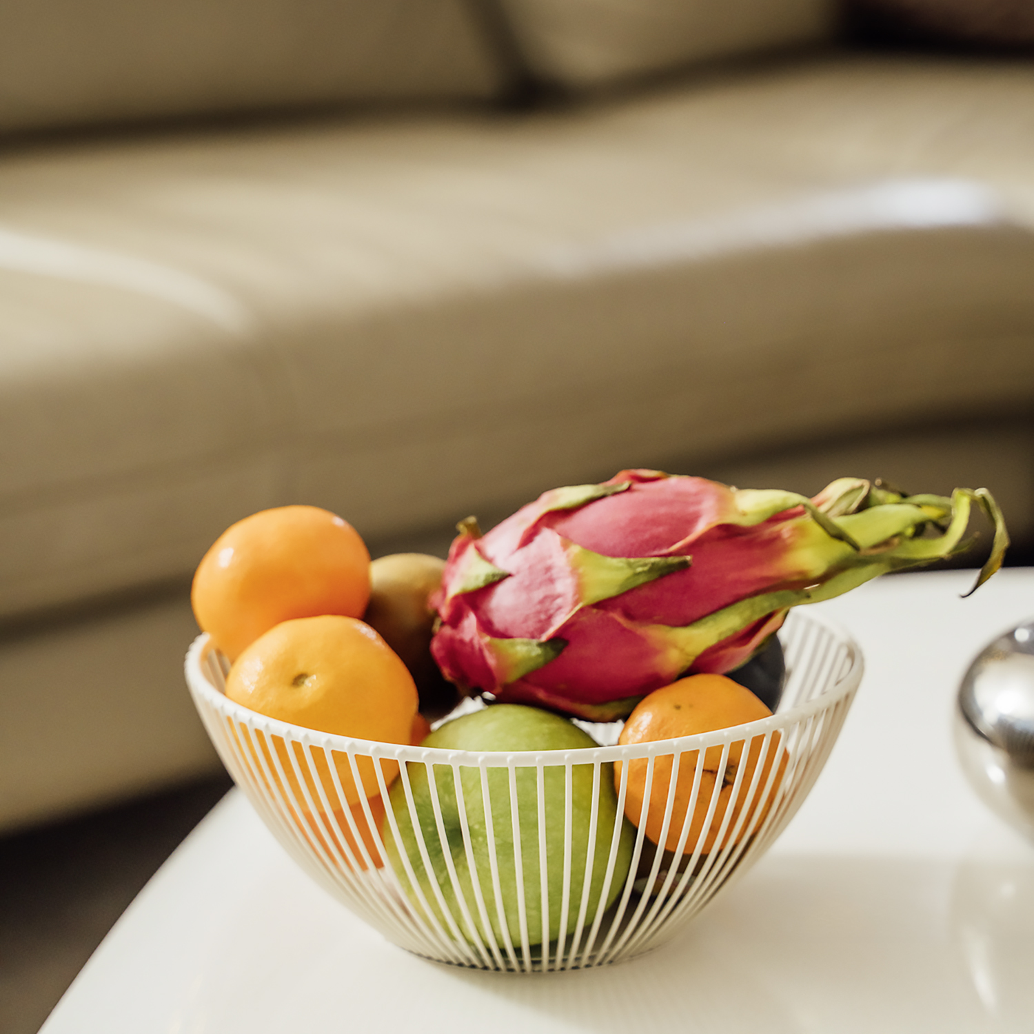 Basket -SVART- O 20 cm, h: 8 cm metal colour: whisper white